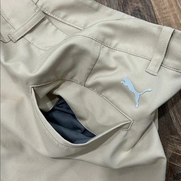 Puma Golf Shorts, Puma way 1 light khaki color, size US 34 waist lightweight - Picture 9 of 13